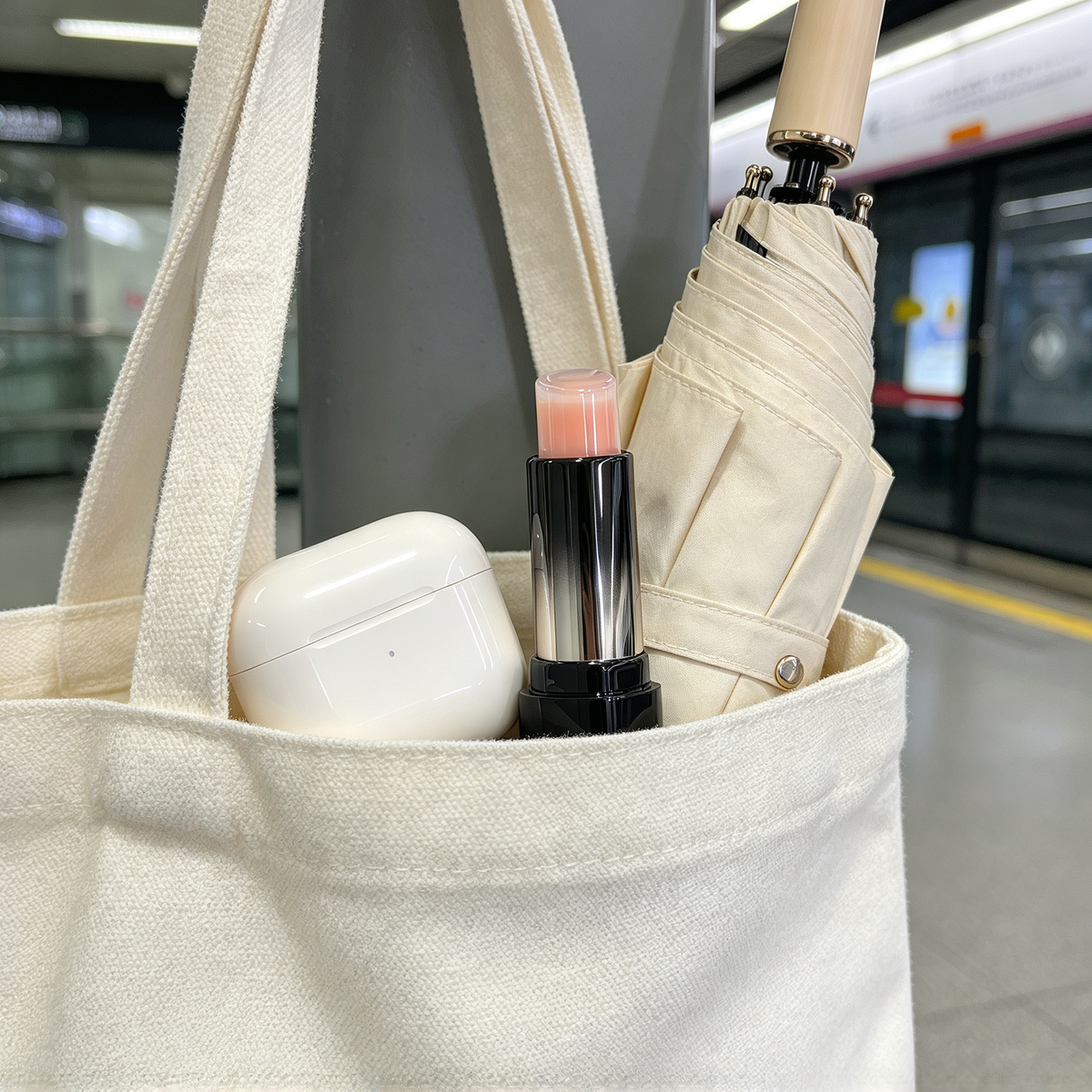 💋 Beauty Essential | Sheer Gloss Lipstick | Everyday Makeup Gift | Soft Mirror Shine